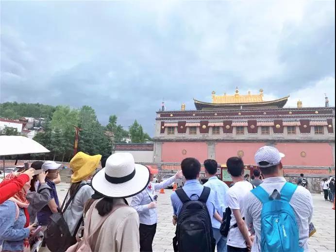 擁華之旅 | 跟著優(yōu)秀員工的步伐，游遍青海！(圖2)
